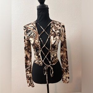 🌼5 for 30🌼 Just Polly: Marble Drawstring Lace Front Long Sleeved Top. Small